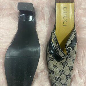 Gucci Closed Toe Heel